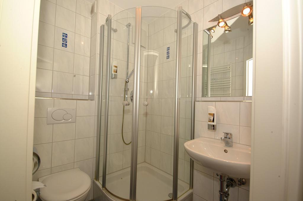 Hotel Pension Schwansee シュヴァンガウ 部屋 写真